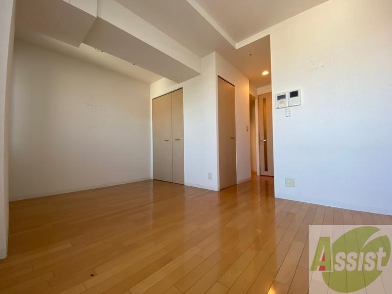 居室・リビング　明るいお部屋は気持ちよく過ごせそうですね。