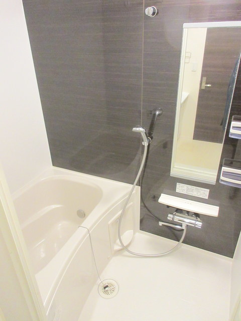 バス・シャワールーム　★浴室乾燥機付きバスルーム★