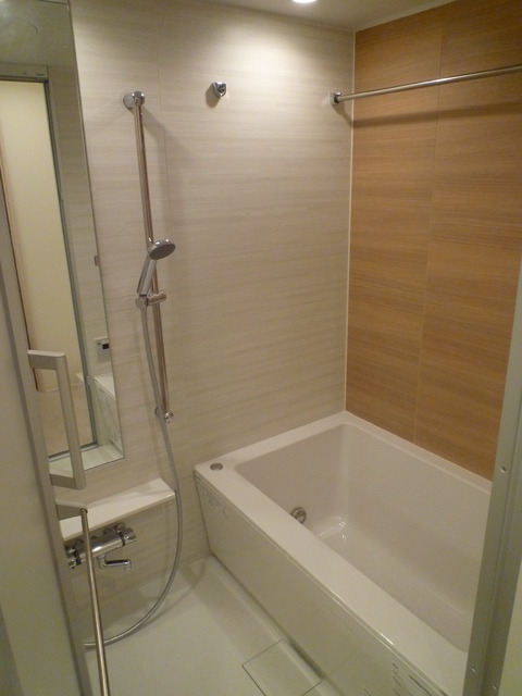 バス・シャワールーム　同タイプのお写真です（色合いが異なる場合が御座います）