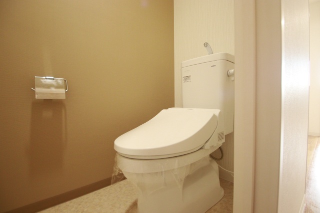 トイレ　※別室の参考写真の為、現況優先です。