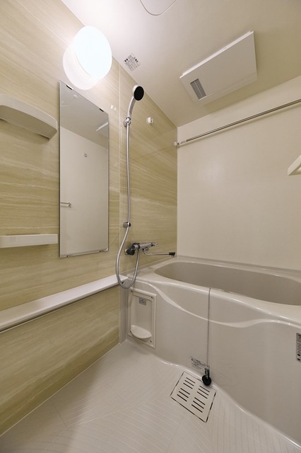 バス・シャワールーム　※写真は同タイプ住戸です。