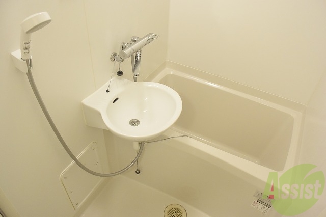 バス・シャワールーム　浴室乾燥機付きで雨の日も安心♪