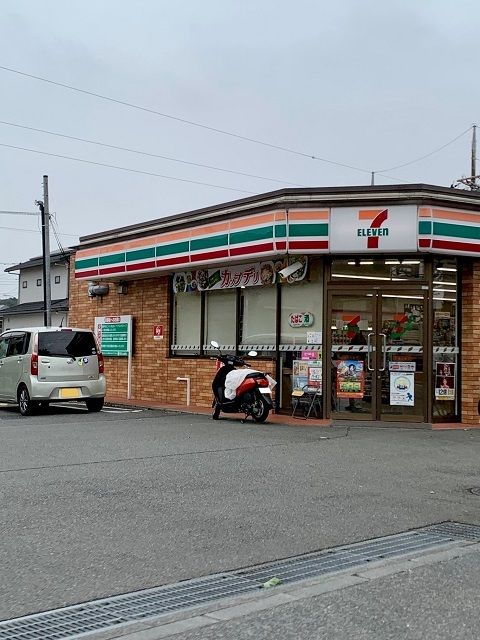 コンビニ　セブンイレブン瑞穂武蔵店（コンビニ）まで700m