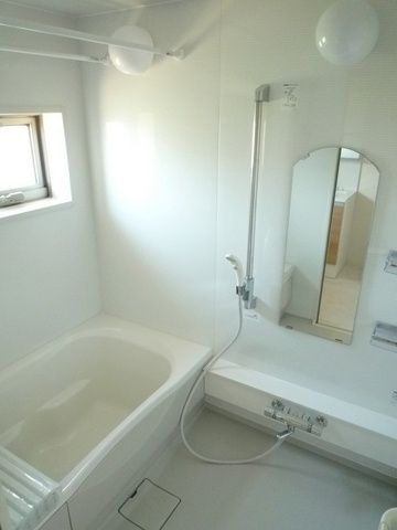 バス・シャワールーム　☆窓付きバス☆