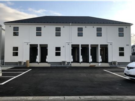 建物外観　駐車場