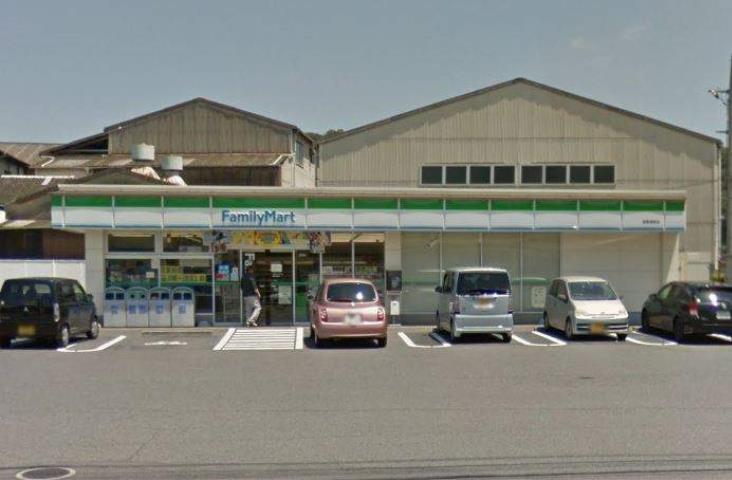 コンビニ　ファミリーマート（コンビニ）まで1426m