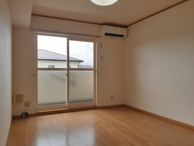 居室・リビング　居間です