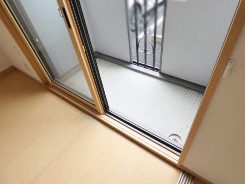 バルコニー　図面と現状に相違がある場合には現状を優先