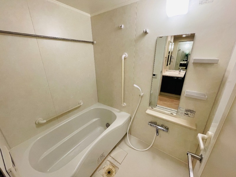 バス・シャワールーム　追い炊き機能付き♪