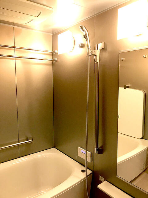 バス・シャワールーム　※写真は同タイプ住戸です。