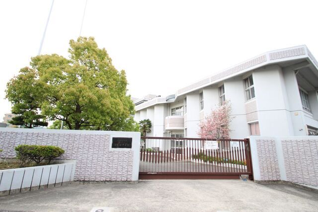 中学校　名古屋市立津賀田中学校（中学校）まで600m