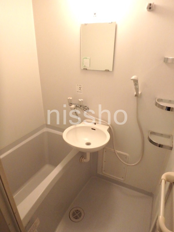 バス・シャワールーム　洗面ボウル付きのバスルーム！