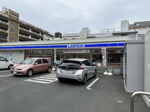 コンビニ　ローソン（コンビニ）まで141m