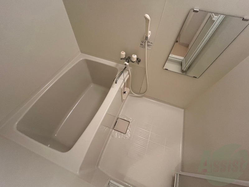 バス・シャワールーム　お風呂になります。一日の疲れを癒してくださいね。