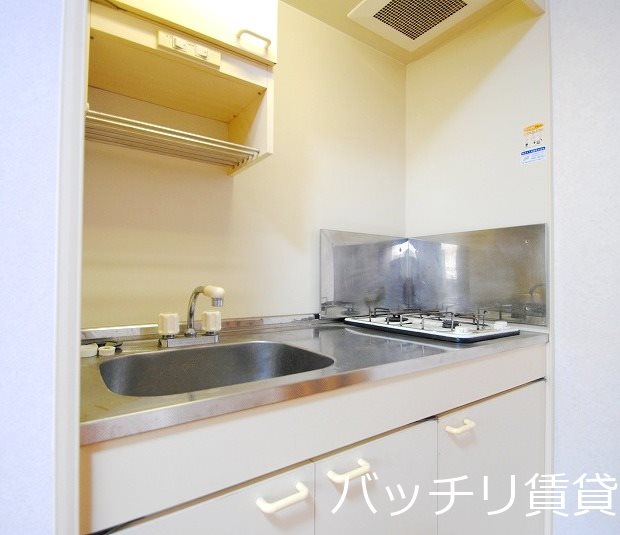 キッチン　別号室タイプの為、現状を優先致します。