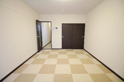 居室・リビング　2Fは絨毯仕様です。