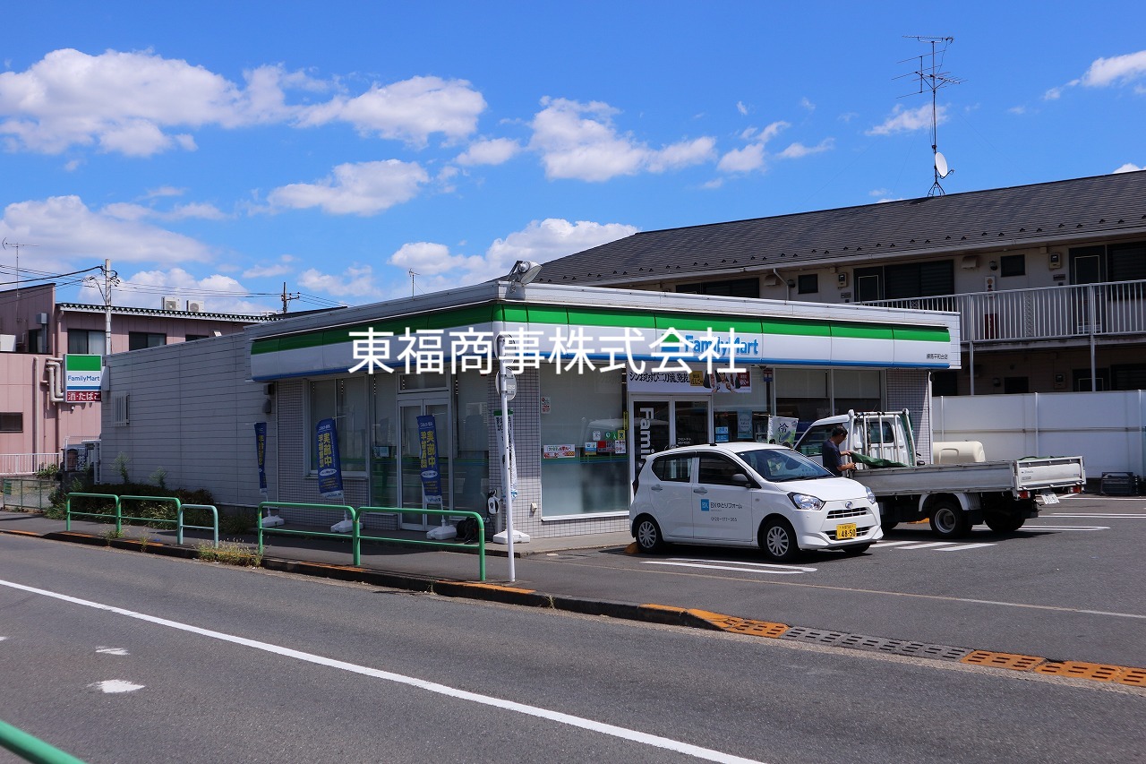 コンビニ　ファミリーマート（コンビニ）まで187m