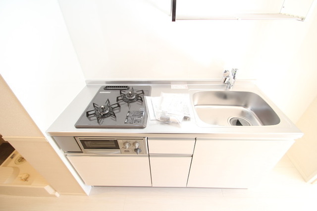 キッチン　キッチンはガス２口グリル付き！