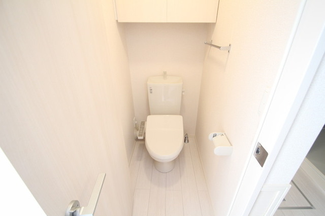 トイレ　トイレは温水洗浄暖房便座！