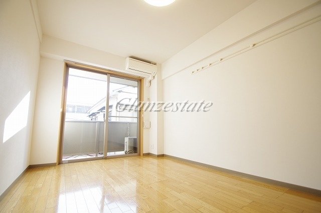 居室・リビング　広々としたリビング