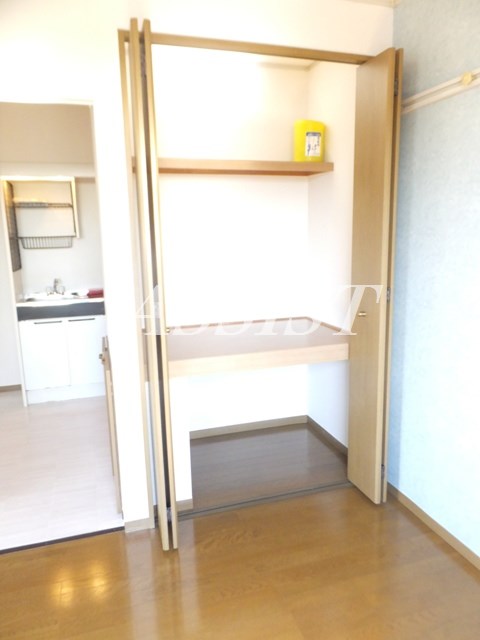 収納　※同間取り・別号室の参考写真です。