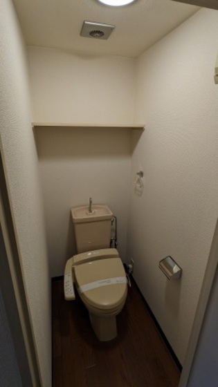 トイレ　※別号室の写真です。