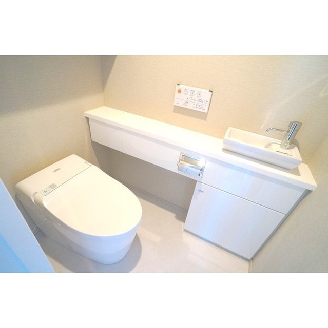 トイレ　洗浄機能便座