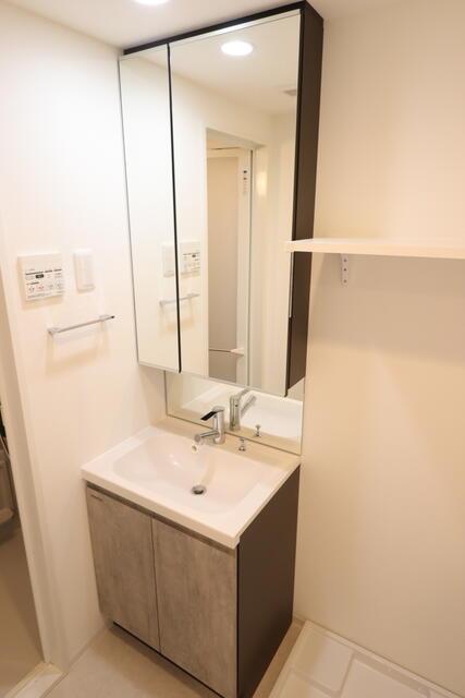 洗面設備　同タイプ・別号室となります。?