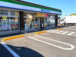 コンビニ　ファミリーマート島根四丁目店（コンビニ）まで448m