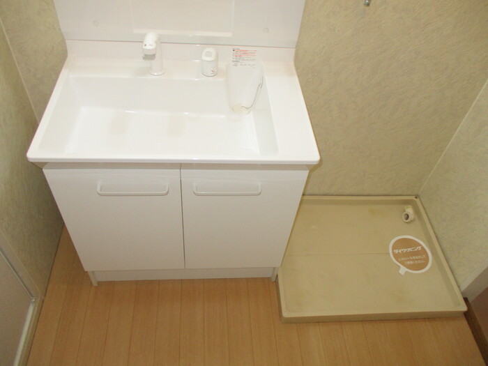 洗面設備　※同物件、同タイプ、間取り反転のお部屋です