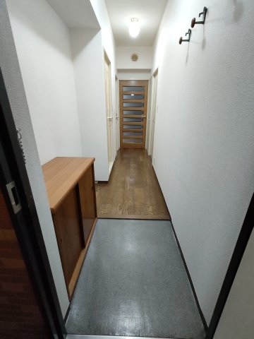 玄関　※別部屋参考写真