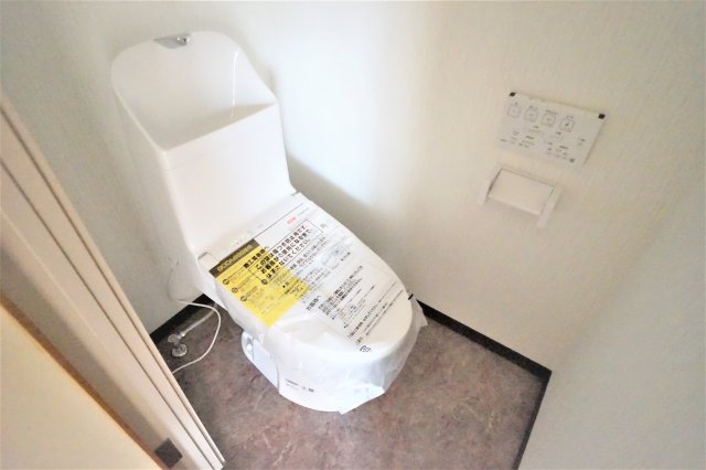 トイレ　※写真は別のお部屋でイメージです