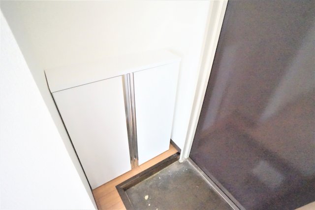 玄関　※写真は別のお部屋でイメージです