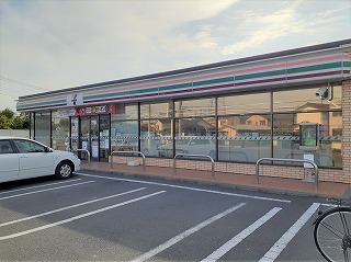 コンビニ　セブンイレブン（コンビニ）まで850m