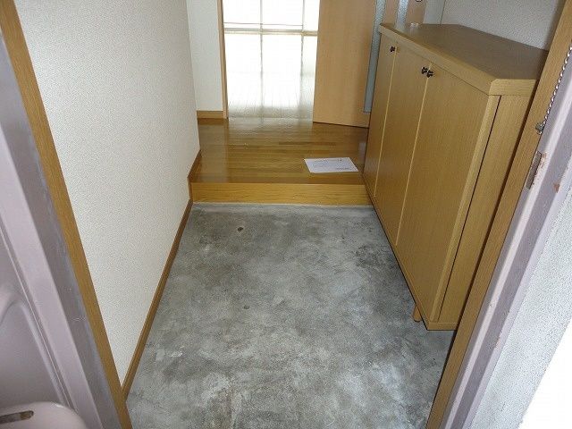 玄関　※同建物同型別のお部屋