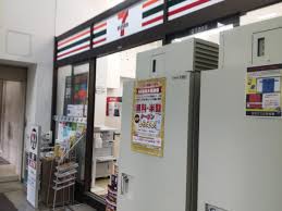 コンビニ　セブンイレブンセレスティン芝三井ビル店（コンビニ）まで252m