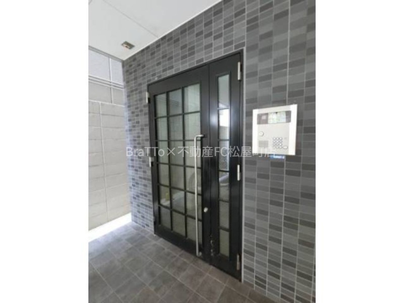 エントランス　マンション共用部分（オートロック付き）