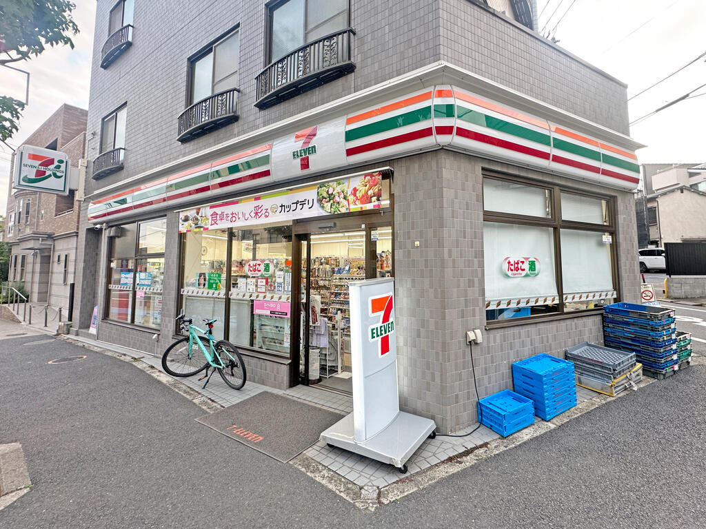 コンビニ　セブンイレブン世田谷下北沢店（コンビニ）まで166m
