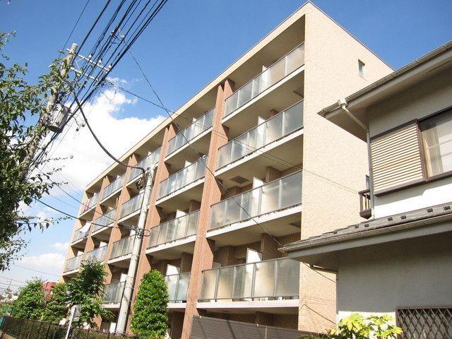 建物外観　タイル張りの外観