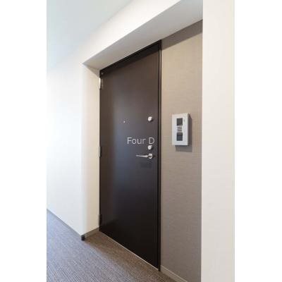 玄関　《見学予約受付中》空と海と緑に囲まれた暮らしを、始めよう。