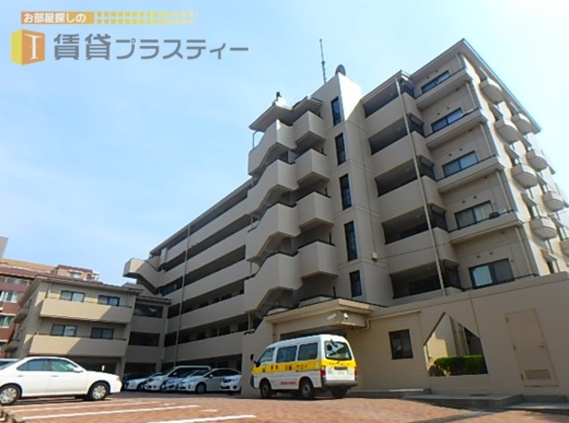 建物外観　生まれ変わったリノベファミリーレジデンス。