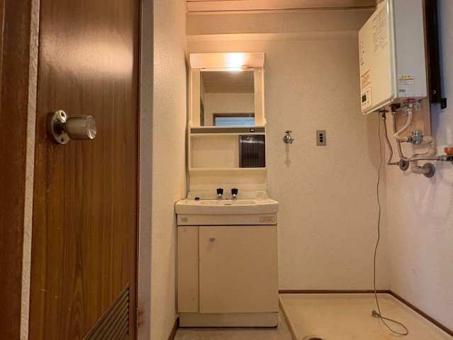 洗面設備　伊勢山ハイツ