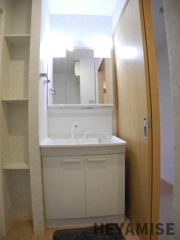 洗面設備　※同間取りの別の階のお部屋の写真です※
