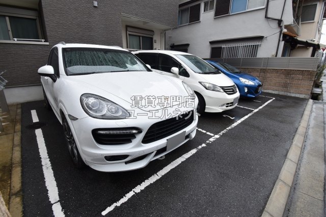 駐車場　敷地内駐車場