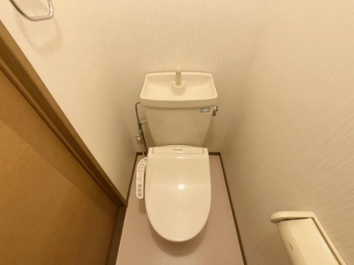 トイレ　温水洗浄便座