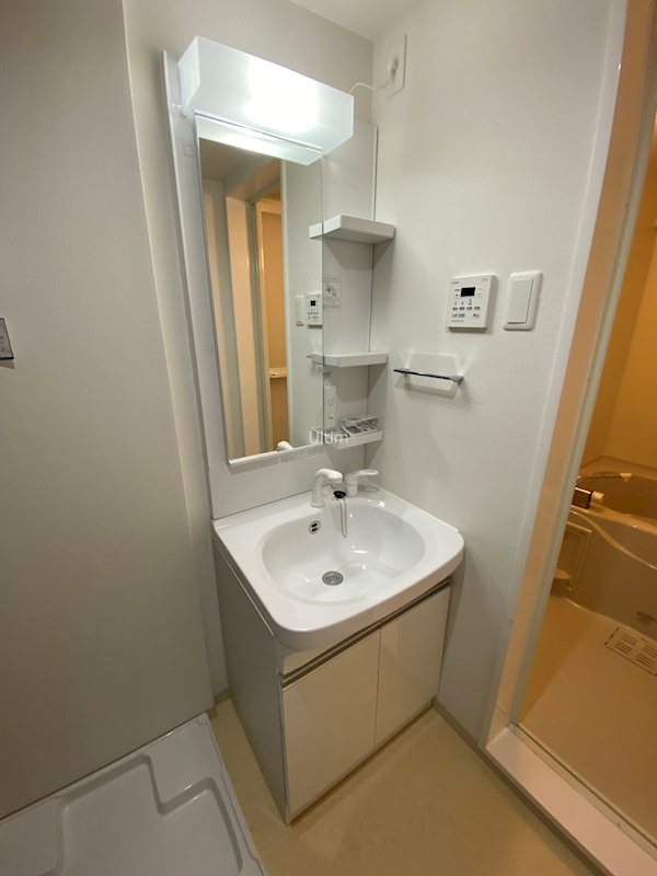 洗面設備　別のお部屋の写真ですが参考までに