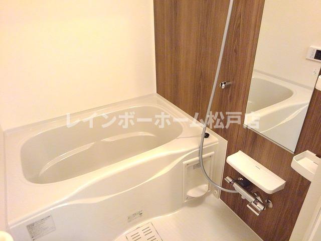 バス・シャワールーム　お風呂で日々の疲れを落としましょう