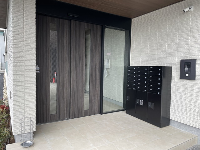 エントランス　オートロック（共用玄関）