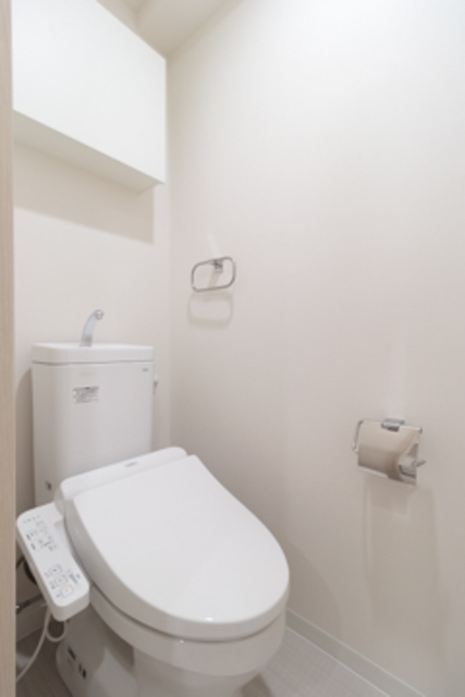 トイレ　※写真は同タイプ住戸です。