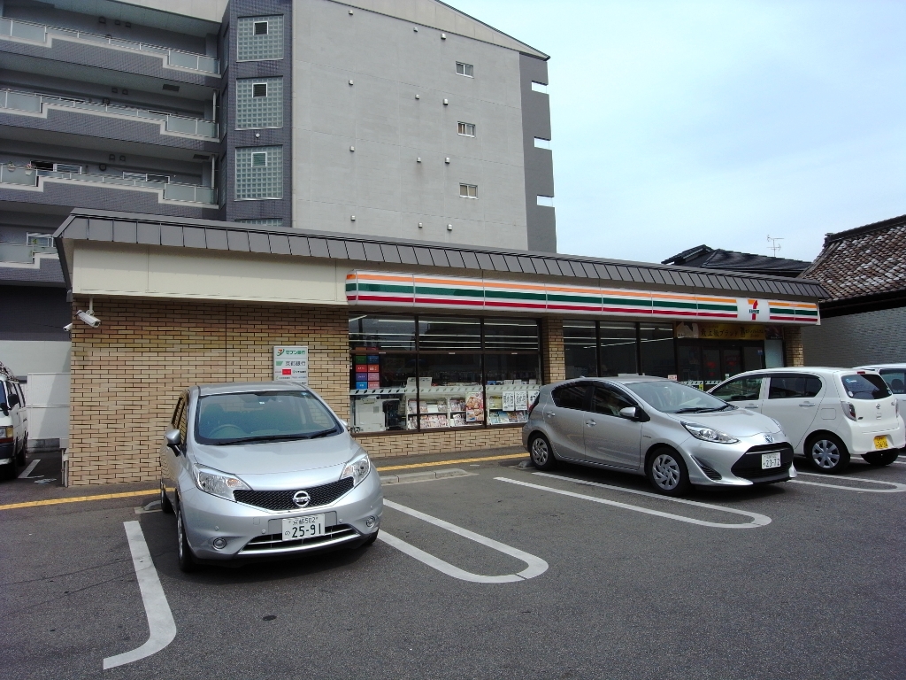 コンビニ　セブンイレブン 葛野大路花屋町店（コンビニ）まで296m